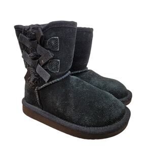 Koolaburra by Ugg 1090330 size 9 Toddlers VICTORIA SHORT BOOT Black Suede Bow